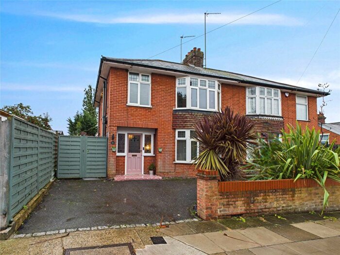 3 Bedroom Semi Detached House For Sale In Lower Dales View Road, Ipswich, Suffolk, IP1