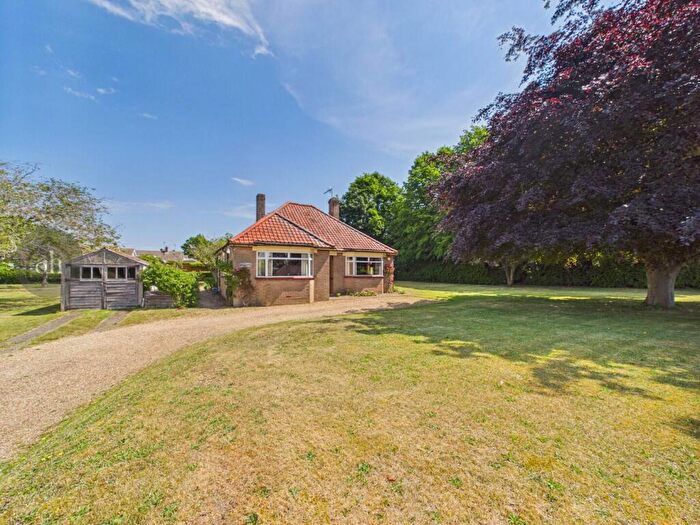 3 Bedroom Detached Bungalow For Sale In Crown Lane, Ixworth, IP31