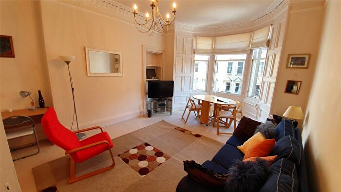 3 Bedroom Apartment To Rent In Bruntsfield Place, Edinburgh, EH10