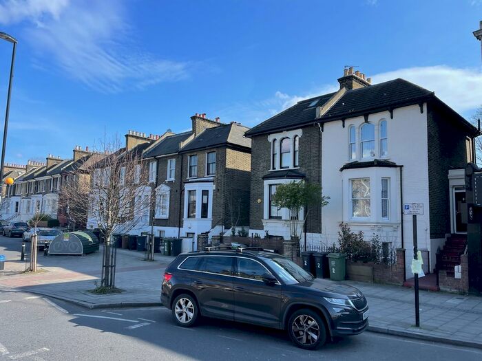 1 Bedroom Flat To Rent In Room To Rent Geoffrey Road, London, SE4