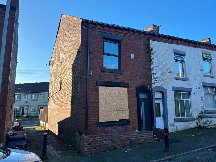 2 Bedroom End Of Terrace House For Sale In Horsedge Street, Oldham, Greater Manchester, OL1