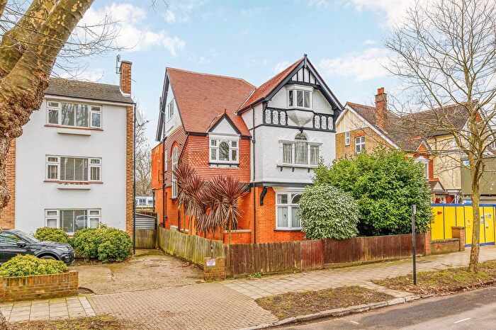 4 Bedroom Detached House For Sale In Spencer Road, Chiswick, London, W4