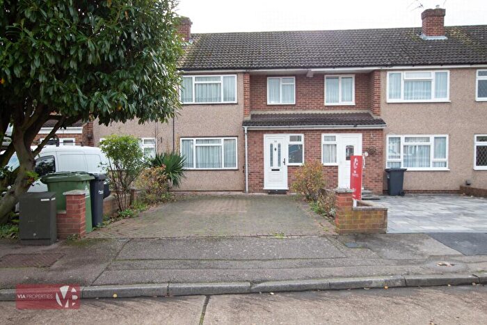 3 Bedroom Terraced House To Rent In Thurgood Road, Hoddesdon, EN11