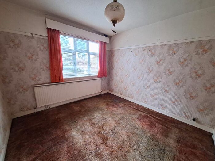 3 Bedroom End Of Terrace House For Sale In Dell Close Willenhall Coventry, CV3