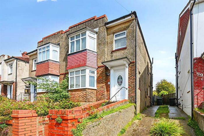 3 Bedroom Semi-Detached House For Sale In Southdown Road, Portslade, BN41