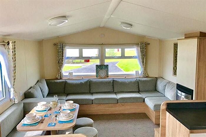 3 Bedroom Mobile/park Home For Sale In Ryde, PO33
