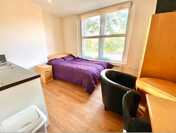 1 Bedroom Apartment To Rent In Highfields Road, Huddersfield, HD1