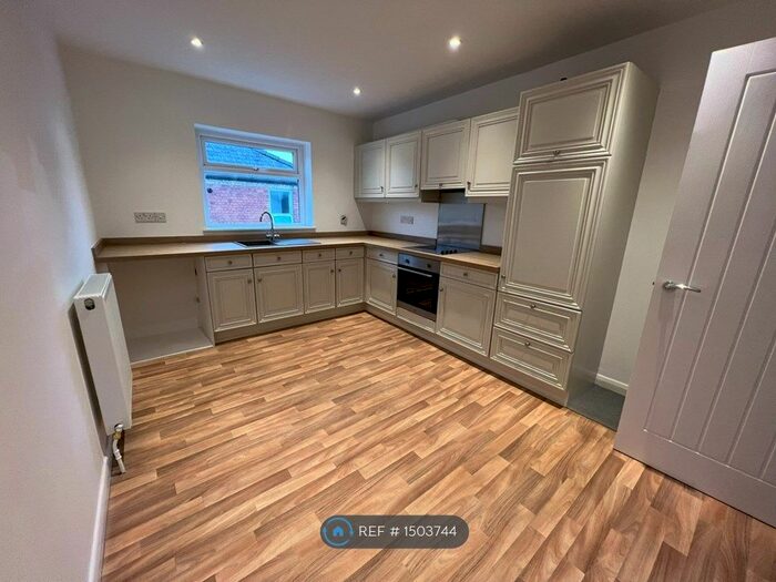 2 Bedroom Flat To Rent In High Street, Lincoln, LN5