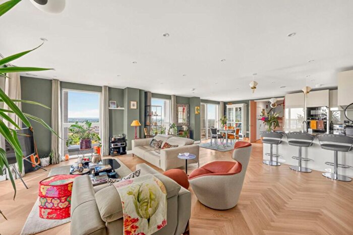 3 Bedroom Flat For Sale In Birch House, Pegler Square, SE3
