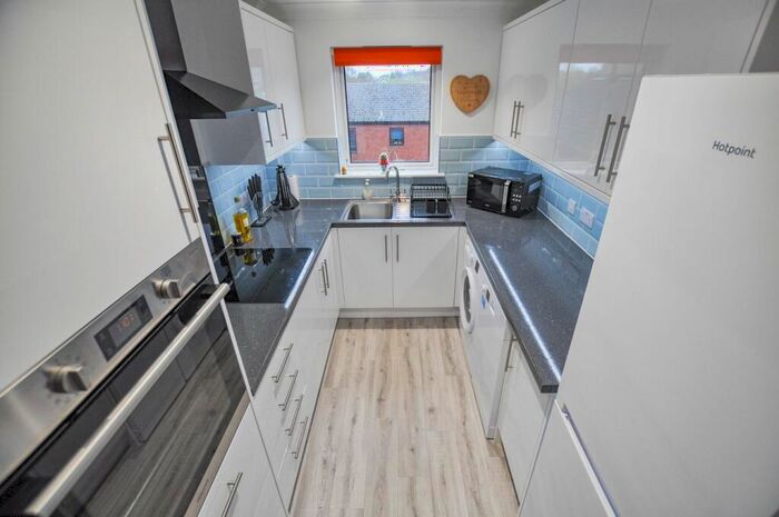 1 Bedroom Apartment For Sale In Allenview Road, Wimborne, BH21