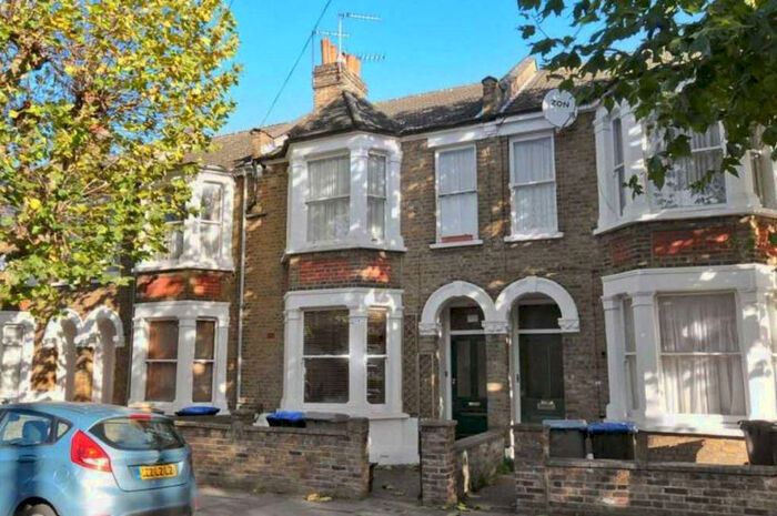 2 Bedroom Flat To Rent In Churchill Road, Willesden, London, NW2