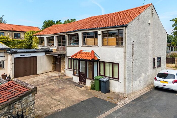 2 Bedroom Detached House For Sale In Potterton Lane, Barwick In Elmet, Leeds, LS15