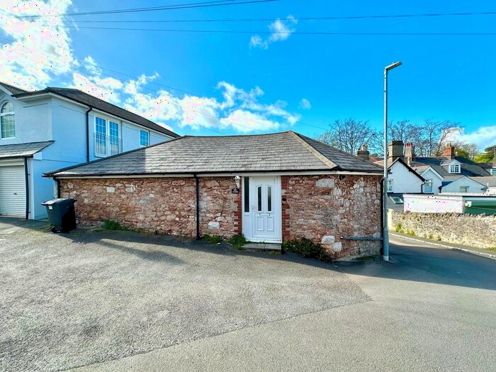 2 Bedroom Flat To Rent In Kents Lane, Torquay, TQ1