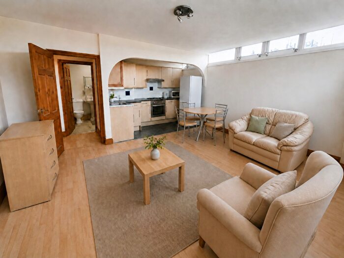 1 Bedroom Flat To Rent In Parkview Mansions, New Road, Southampton, SO14