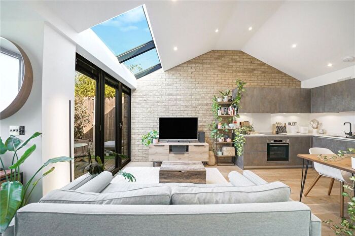 1 Bedroom Flat For Sale In Ironworks Yard, London, N4