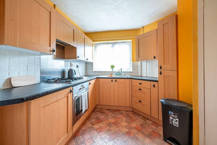 1 Bedroom Flat For Sale In Gabriels Close, Leytonstone, London, E11