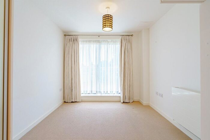 1 Bedroom Flat For Sale In Douglas Path, London, E14