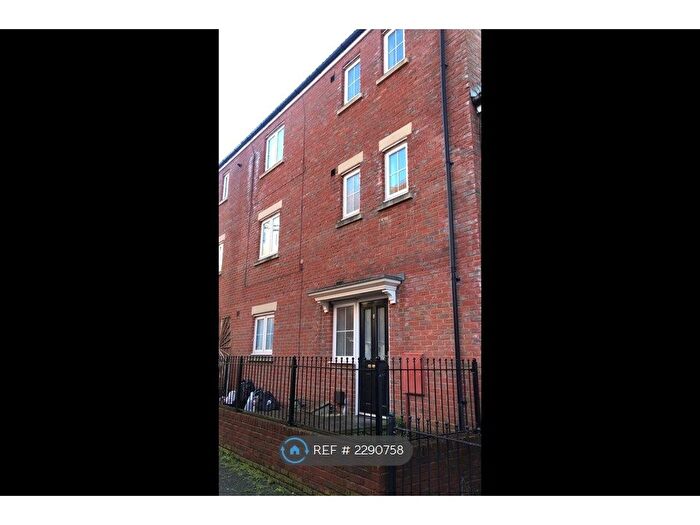 5 Bedroom Terraced House To Rent In Delft Crescent, Swindon, SN25