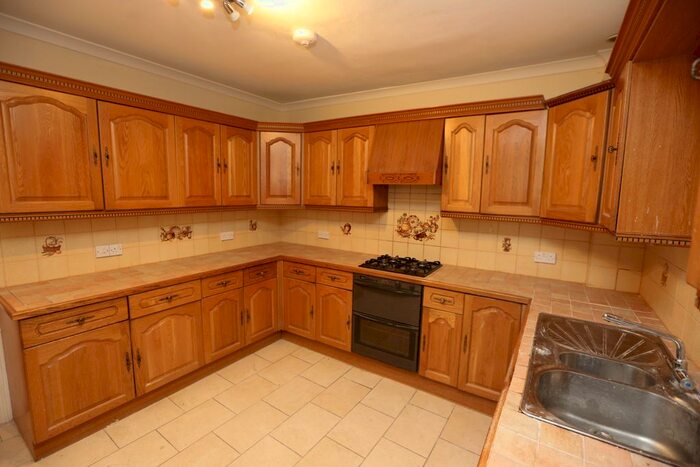 3 Bedroom Flat To Rent In Church Street, Croydon, CR0