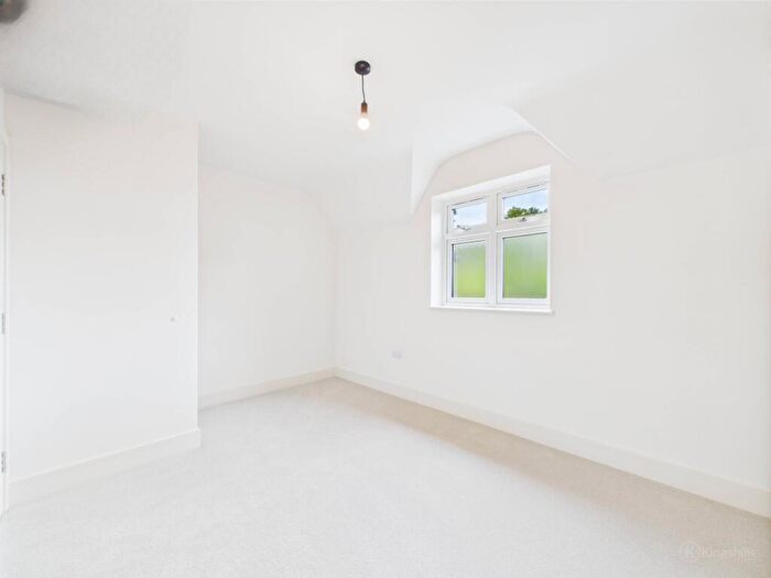 2 Bedroom Apartment To Rent In London Road, High Wycombe, Buckinghamshire, HP11