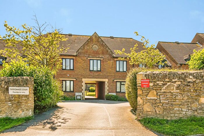 1 Bedroom Flat For Sale In Parsonage Court, Highworth, Swindon, SN6