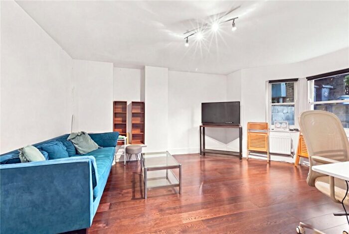 2 Bedroom Apartment To Rent In Lordship Park, London, N16