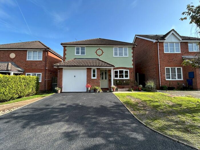 4 Bedroom Detached House For Sale In Sherlock Lea, Eversley, Hook, RG27