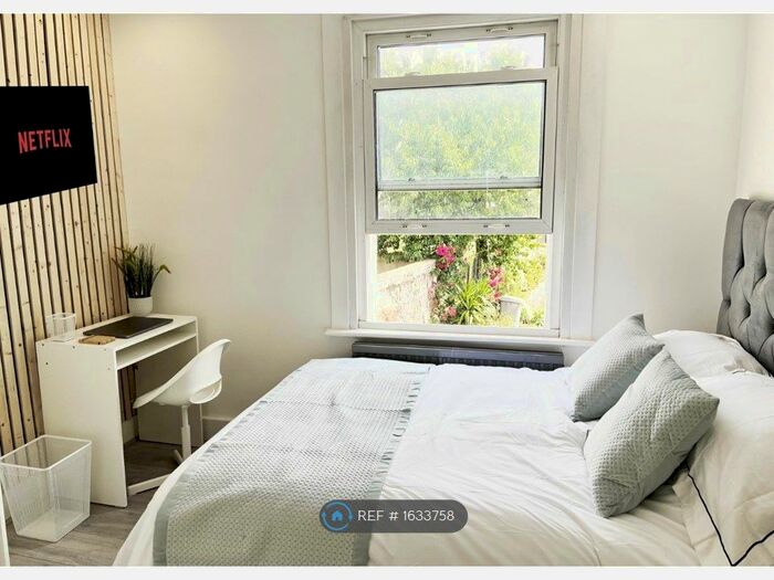 2 Bedroom Terraced House To Rent In London, London, NW10