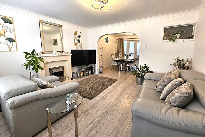 5 Bedroom Semi-Detached House For Sale In Beaulieu Gardens, Blackwater, Camberley, Hampshire, GU17