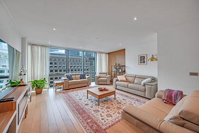 2 Bedroom Flat For Sale In Hertsmere Road, Tower Hamlets, E14