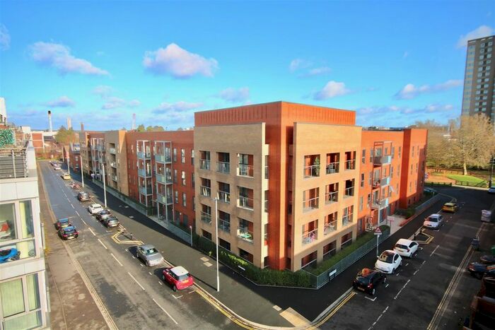 2 Bedroom Flat To Rent In Pennant House, Cross Street, Portsmouth, PO1