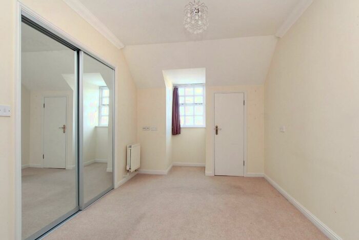 2 Bedroom Retirement Property For Sale In Ravens Court, Castle Village, Berkhamsted, Hertfordshire, HP4