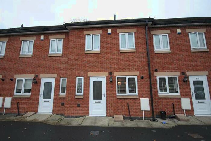 3 Bedroom Town House To Rent In Victoria Street, Wigan, WN5