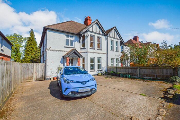 2 Bedroom Apartment To Rent In York Road, Woking, Surrey, GU22