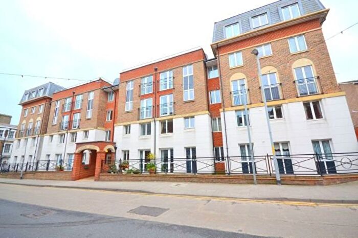 1 Bedroom Flat To Rent In Vyeson Court, Queen Street, Ramsgate, CT11