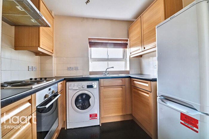 2 Bedroom Apartment For Sale In Frankel Avenue, Swindon, SN25