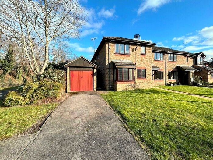 2 Bedroom End Of Terrace House To Rent In Riverdene Drive, Winnersh, Wokingham, Berkshire, RG41