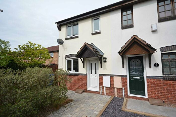 2 Bedroom Semi-Detached House To Rent In Hedgebank Court, Oakwood, Derby, DE21