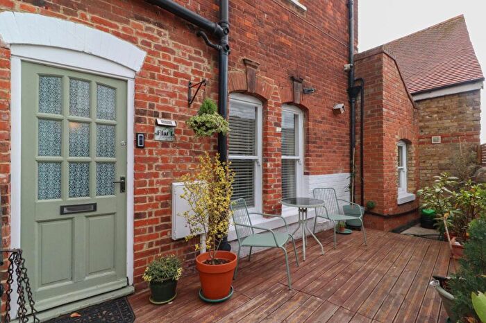 2 Bedroom Flat For Sale In Roxburgh Road, Westgate, Kent, CT8