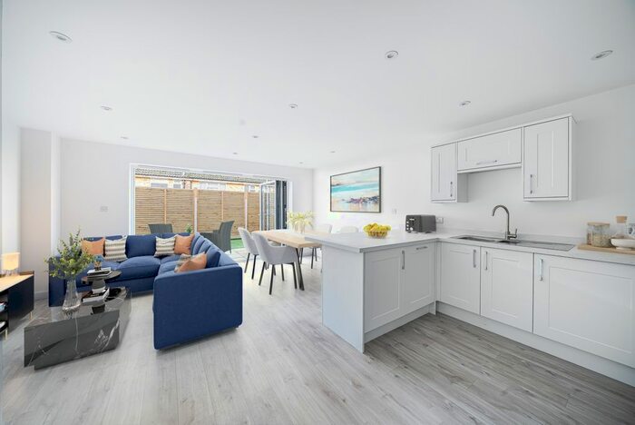 3 Bedroom Terraced House To Rent In The Lawns, London, SE19