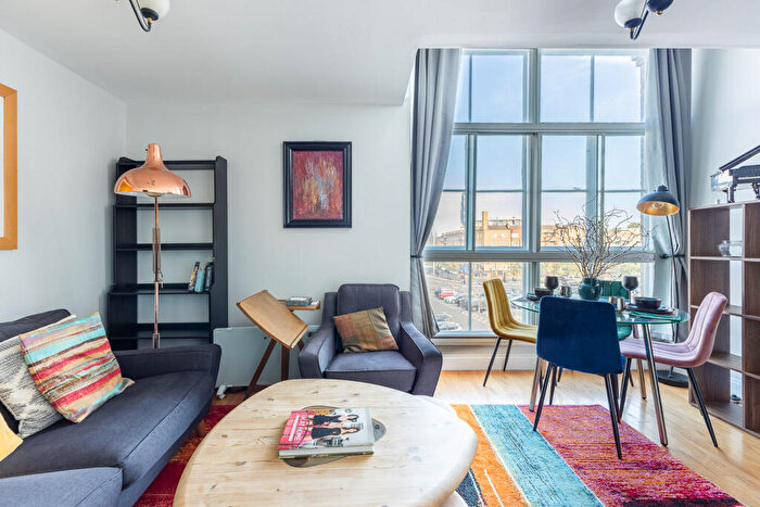 2 Bedroom Flat To Rent In Albion Yard, Whitechapel Rd, London, E1