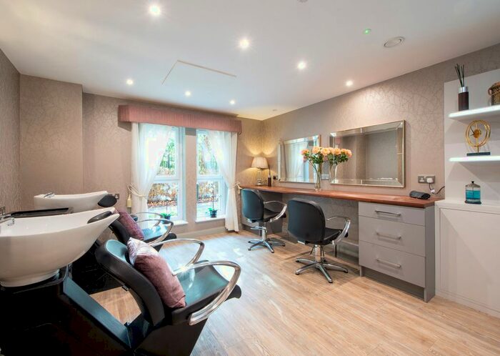 1 Bedroom Flat To Rent In Station Parade, Virginia Water, GU25