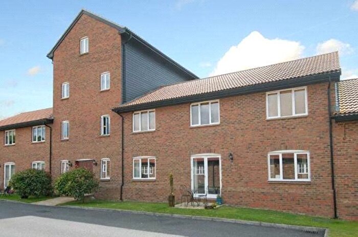 2 Bedroom Property To Rent In Warren Road, Little Horwood, MK17