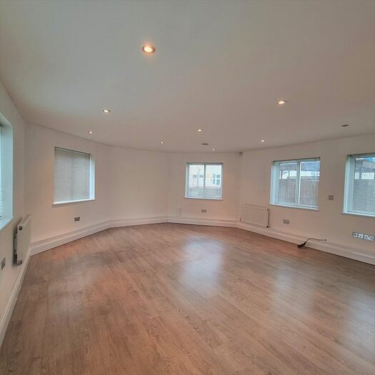 Studio To Rent In Chancery House, Tolworth Close, Surbiton, KT6