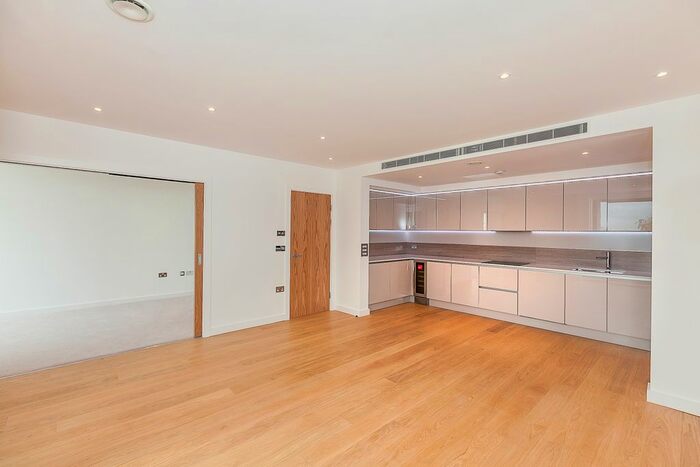 3 Bedroom Flat To Rent In Holland Park Avenue, Holland Park, London, W11