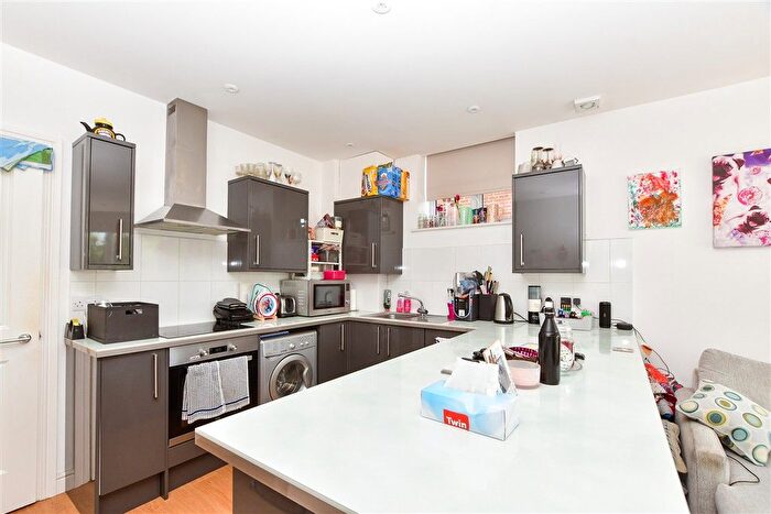 2 Bedroom Flat For Sale In Wood Street, East Grinstead, West Sussex, RH19