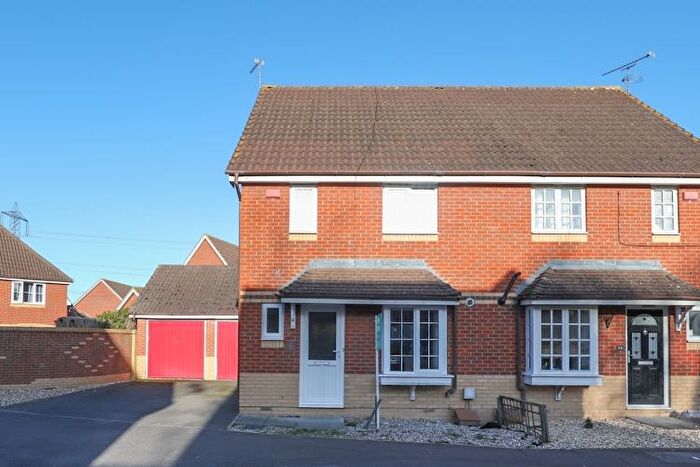 3 Bedroom Semi-Detached House To Rent In Dart Drive, Didcot, OX11