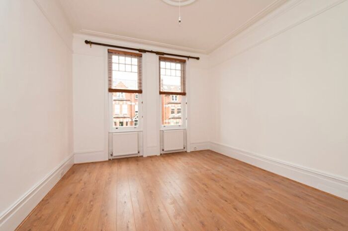 3 Bedroom Flat To Rent In Coolhurst Road, Crouch End, N8