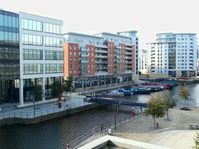 2 Bedroom Flat To Rent In Mcclure House, The Boulevard, LS10