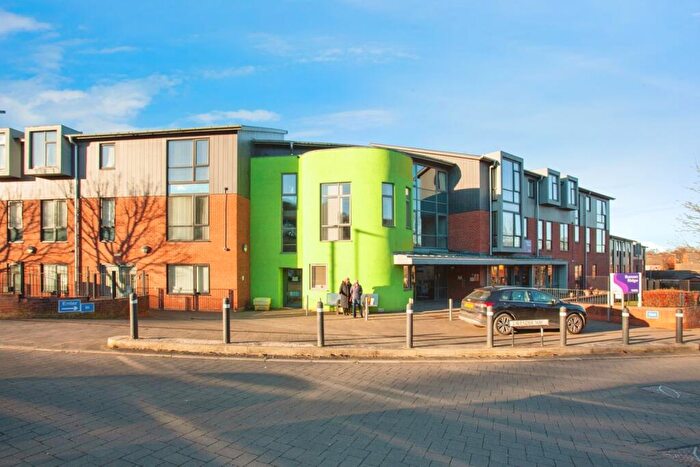 2 Bedroom Flat For Sale In Lavender Way, Sheffield, South Yorkshire, S5